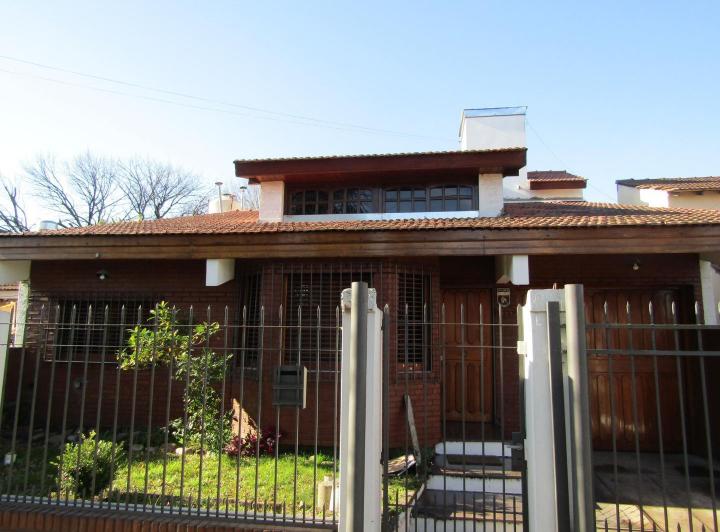 Casa · 135m² · 4 Ambientes · 1 Cochera
