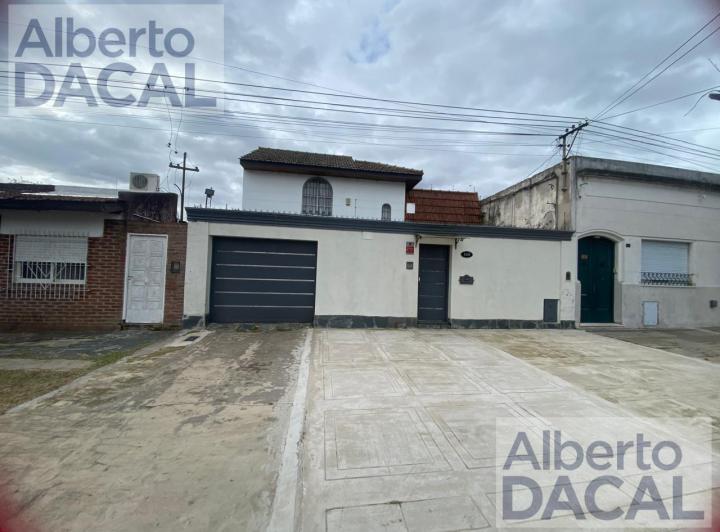 Casa · 135m² · 4 Ambientes · 1 Cochera