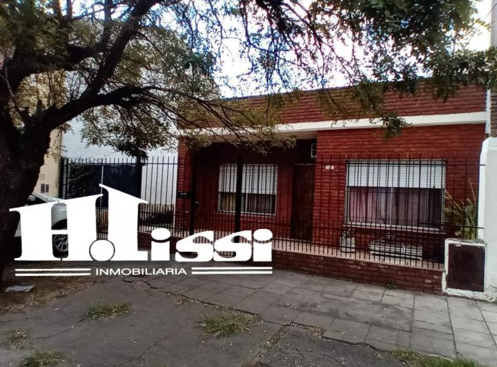 Casa · 253m² · 4 Ambientes · 3 Cocheras