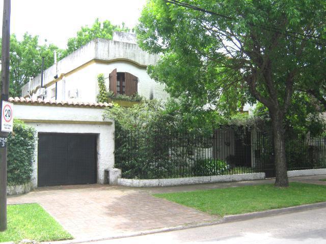 Casa · 254m² · 3 Dormitorios · 1 Cochera