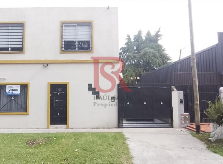 Casa · 180m² · 4 Ambientes · 2 Cocheras