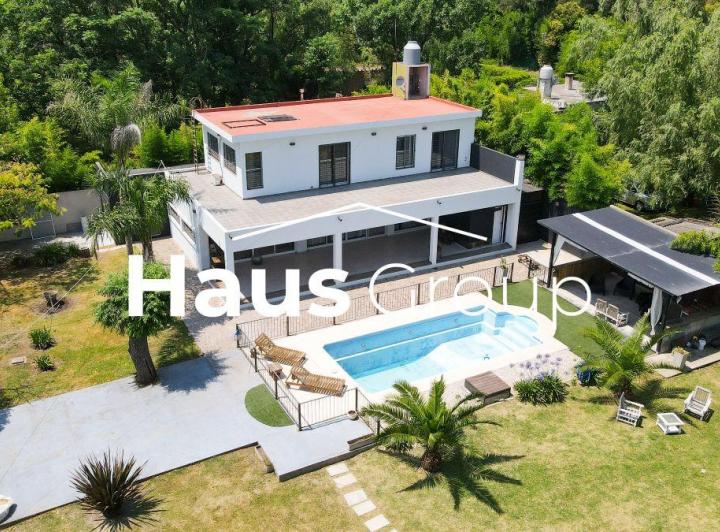 Casa · 250m² · 4 Ambientes · 1 Cochera