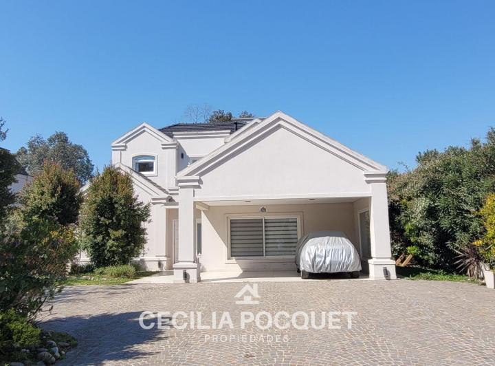 Casa · 206m² · 6 Ambientes · 2 Cocheras