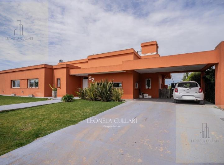 Casa · 222m² · 5 Ambientes · 4 Cocheras