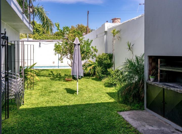 Casa · 227m² · 6 Ambientes · 2 Cocheras