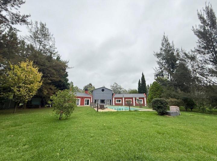 Casa · 260m² · 5 Ambientes · 2 Cocheras