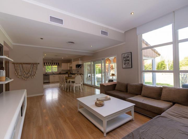 Casa · 250m² · 5 Ambientes