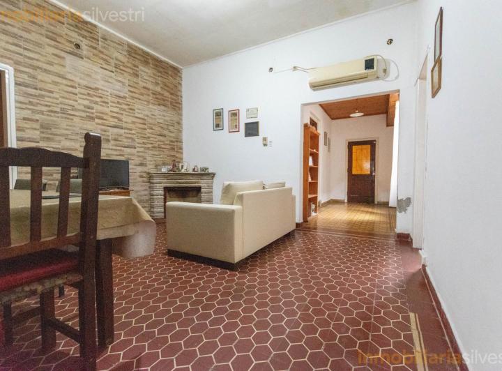 Casa · 165m² · 6 Ambientes · 1 Cochera