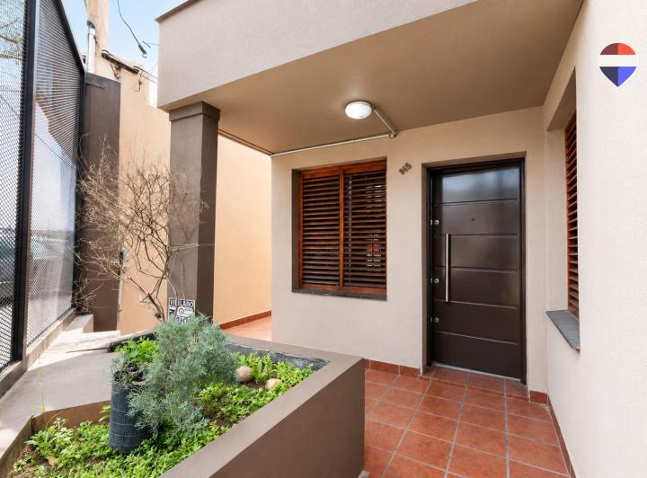 Casa · 160m² · 7 Ambientes · 1 Cochera