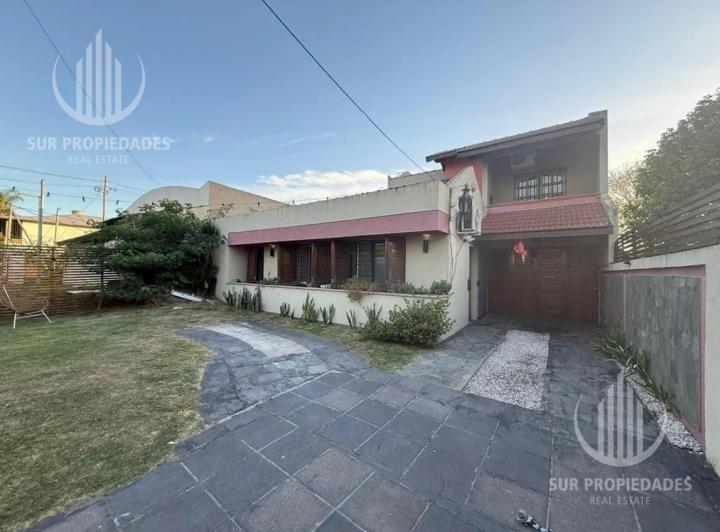 Casa · 132m² · 5 Ambientes · 1 Cochera