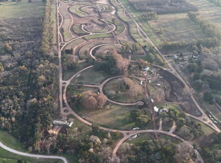 Terreno · 881m²