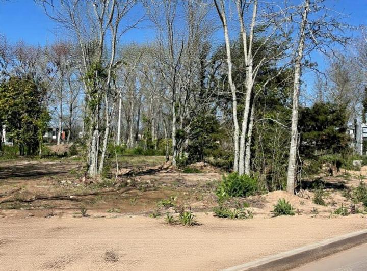 Terreno · 607m²