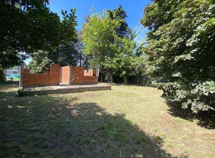 Terreno · 714m²