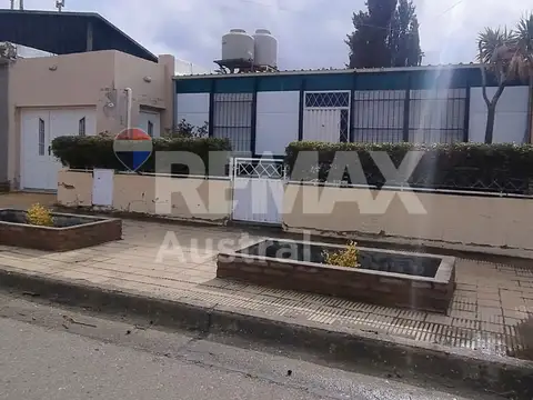 En venta | casa de tres dormitorios barrio roca a