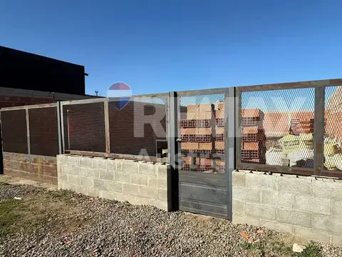 Terreno cerrado - los bretes. 200 m2.