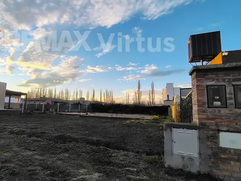Venta lote en barrio cerrado bodega sol del valle