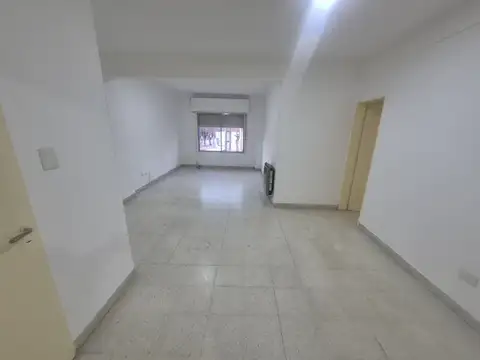 Departamento en alquiler de 3 dormitorios, sin cochera