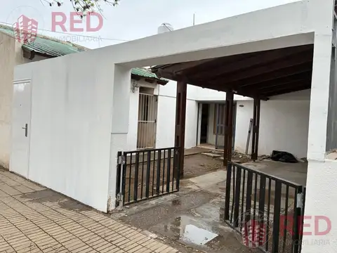 Vende casa en casco viejo, barrio ingeniero ballester, centenario