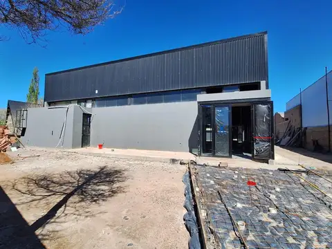 En alquiler | local comercial de 420 m2 | frente a ruta 7 | centenario