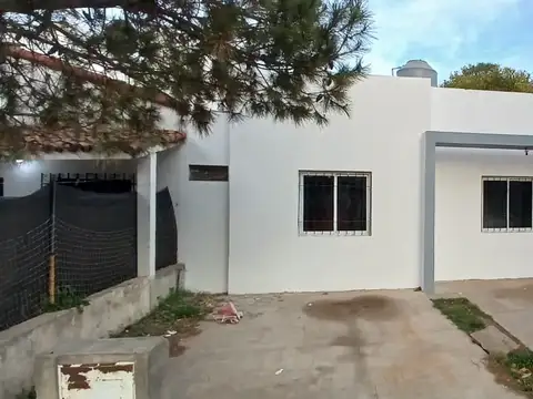 Linda casa 3 dormitorios sobre garrigó, paraná