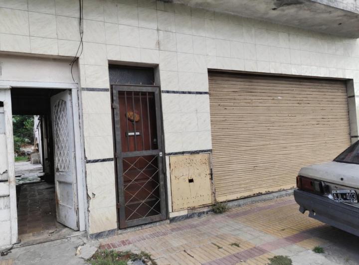 Local comercial · 216m²