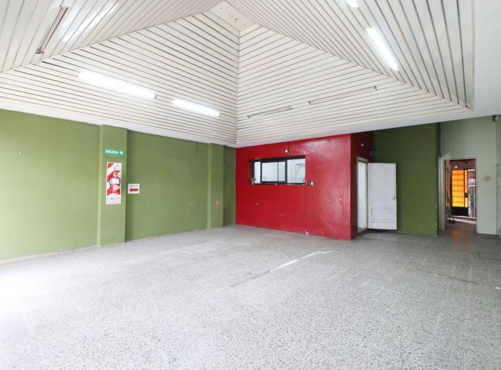 Local comercial · 240m²
