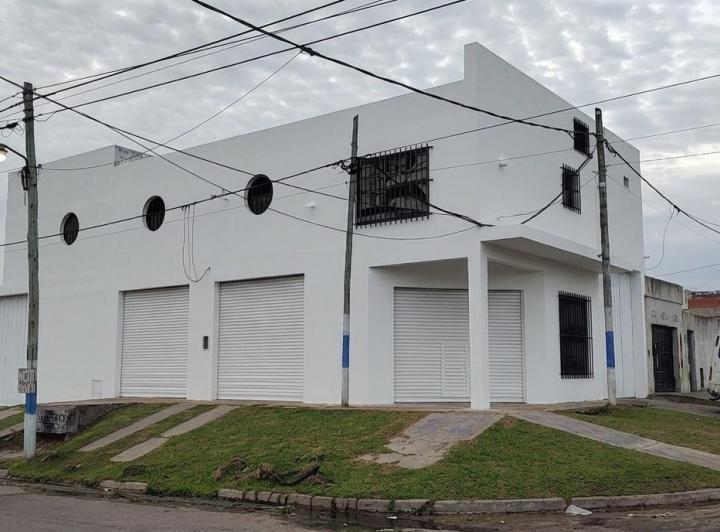 Local comercial · 300m² · 3 Ambientes · 1 Cochera