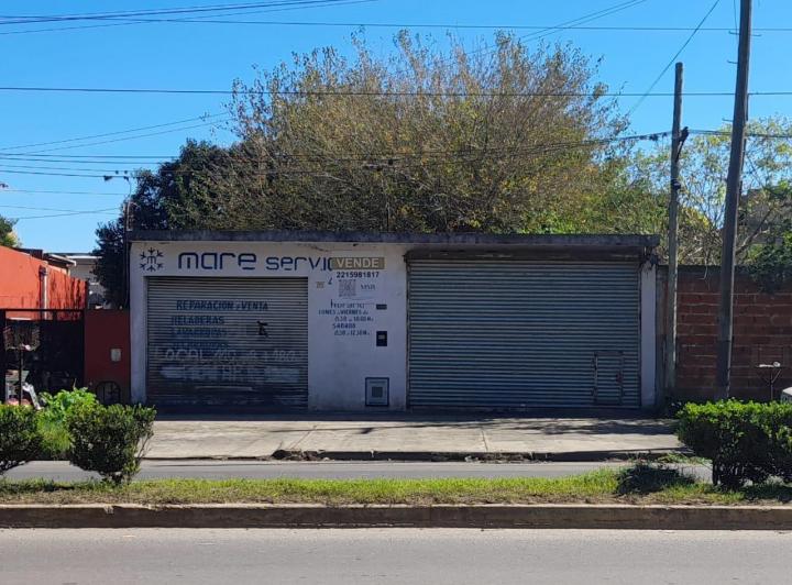 Local comercial · 111m²