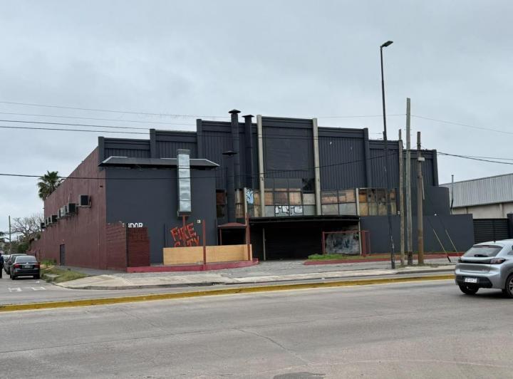 Local comercial · 3800m²