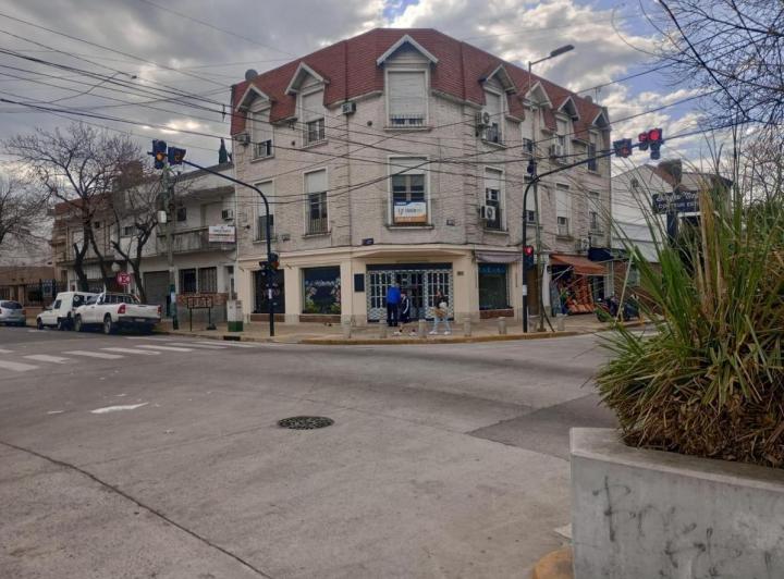 Local comercial · 77m² · 1 Ambiente