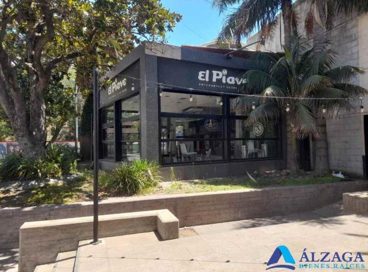 Local comercial · 300m² · 4 Ambientes