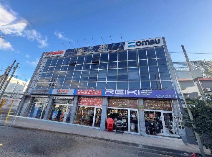 Local comercial · 1210m²