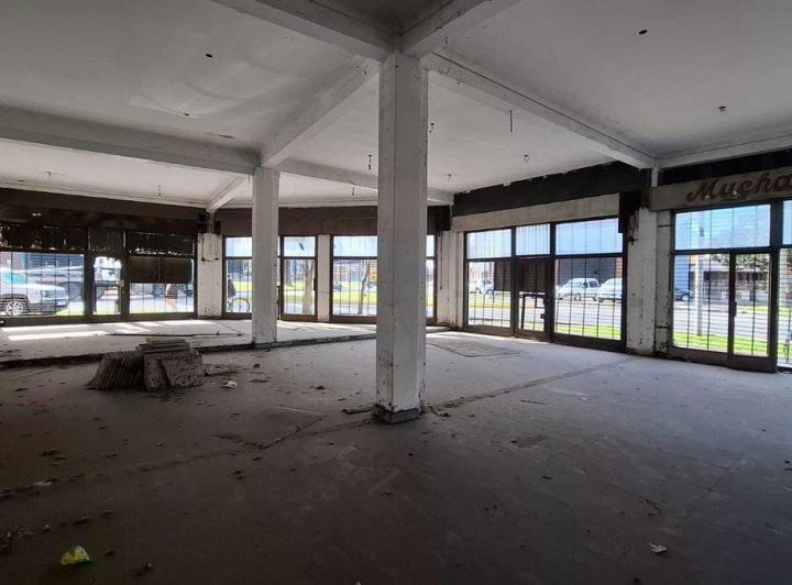 Local comercial · 450m²