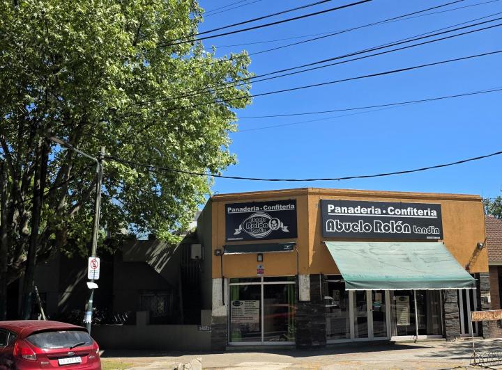 Local comercial · 430m² · 3 Ambientes · 8 Cocheras