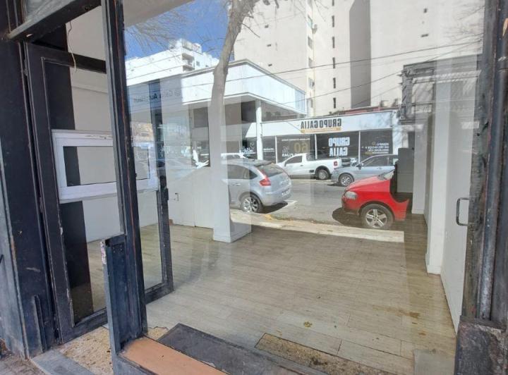 Local comercial · 100m² · 2 Ambientes