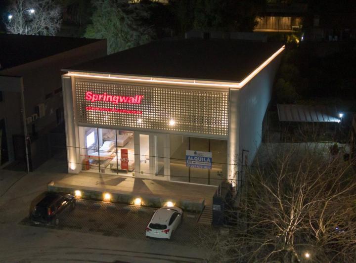 Local comercial · 671m² · 3 Ambientes · 7 Cocheras