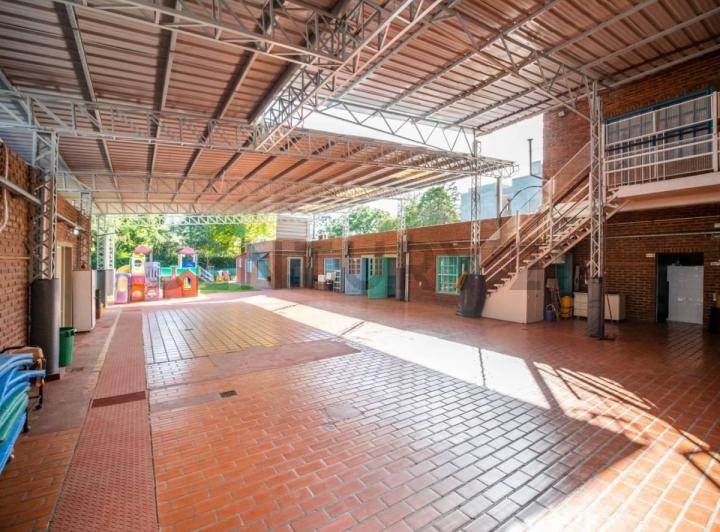 Local comercial · 939m²