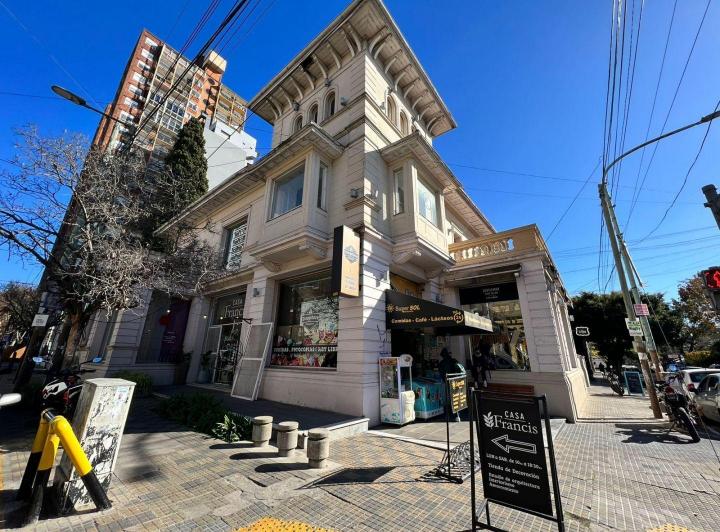 Local comercial · 114m²