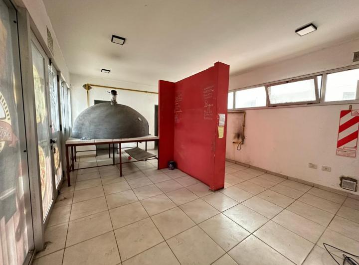 Local comercial · 124m² · 3 Ambientes · 1 Cochera