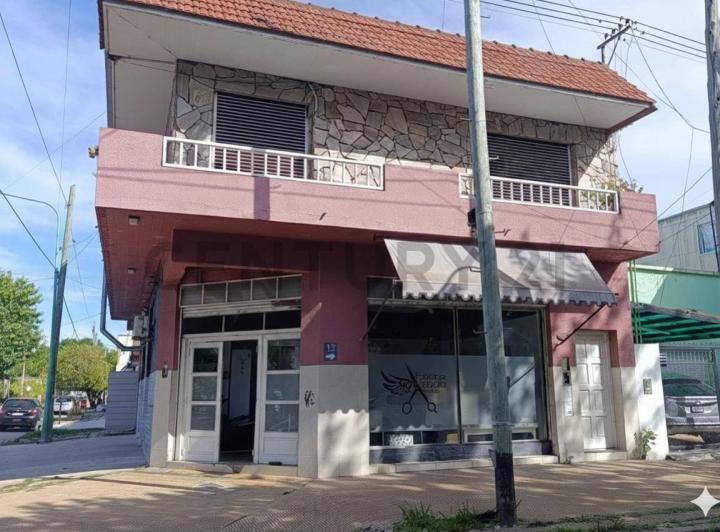 Local comercial · 224m² · 3 Ambientes · 1 Cochera