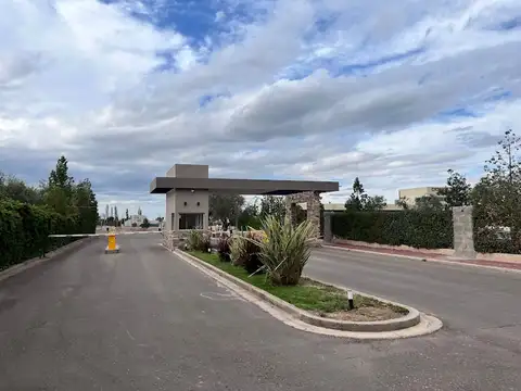 Venta de lote de 300 m2 b° privado las tacas maipú