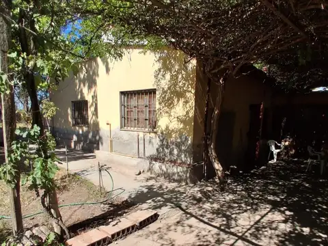 Casa mixta 140m2 en terreno 2.810m2