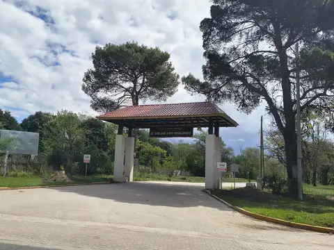 Amplio lote en solar  los molinos
