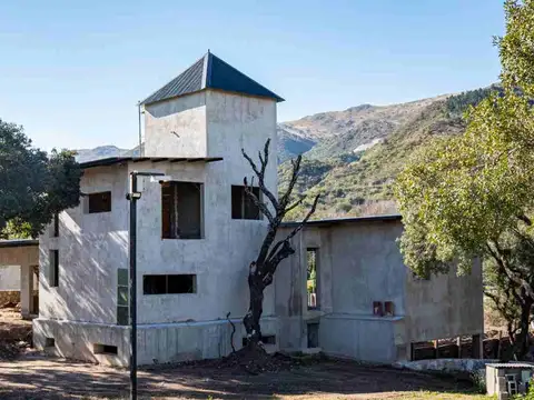 Venta lote 5700m2 con const proyecto valle hermoso