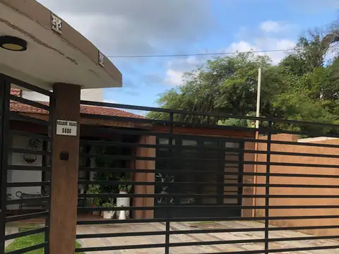 Casa en zona norte con pileta quincho y cochera