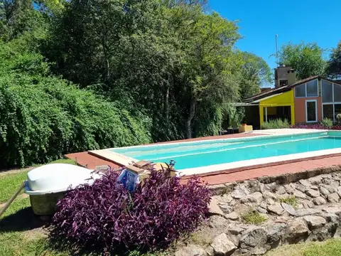 Permuta vende 3 casas con 2 piletas la granja