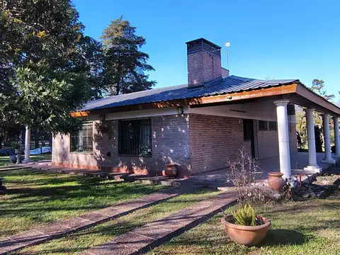 Venta casa 3 dormitorios en anisacate con pileta