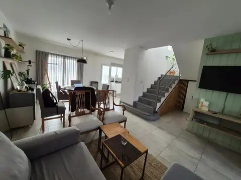 Duplex venta 2 dormitorios 2 baños con seguridad 24 hs