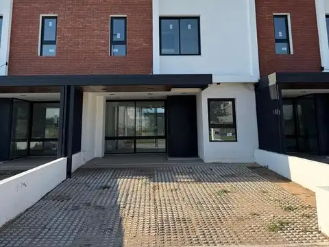 Venta de casa 3 dormitorios en chacra del norte (chacras green)