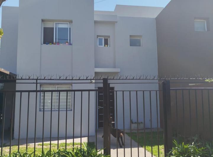 Casa · 125m² · 4 Ambientes · 2 Cocheras